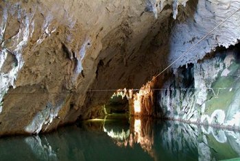 Ingresso delle Grotte dell'Angelo